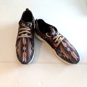 Women's Ariat Fuse 8 1/2 B